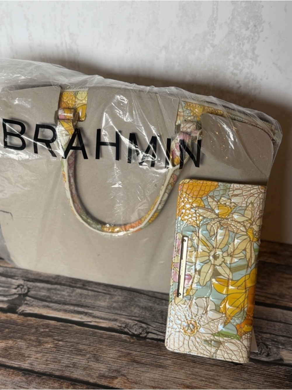 FIRM $ SET BRAHMIN DAFFODIL MEDIUM DUXBURY & WALLET NWT LIMITED EDITION - Picture 14 of 15